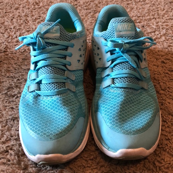 women's light blue tennis shoes